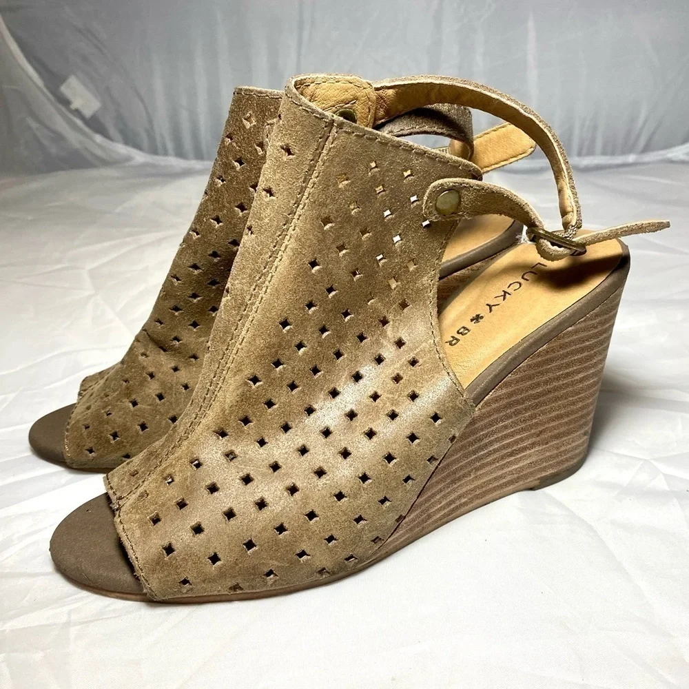 Lucky Brand regina taupe perforated wedges size 6